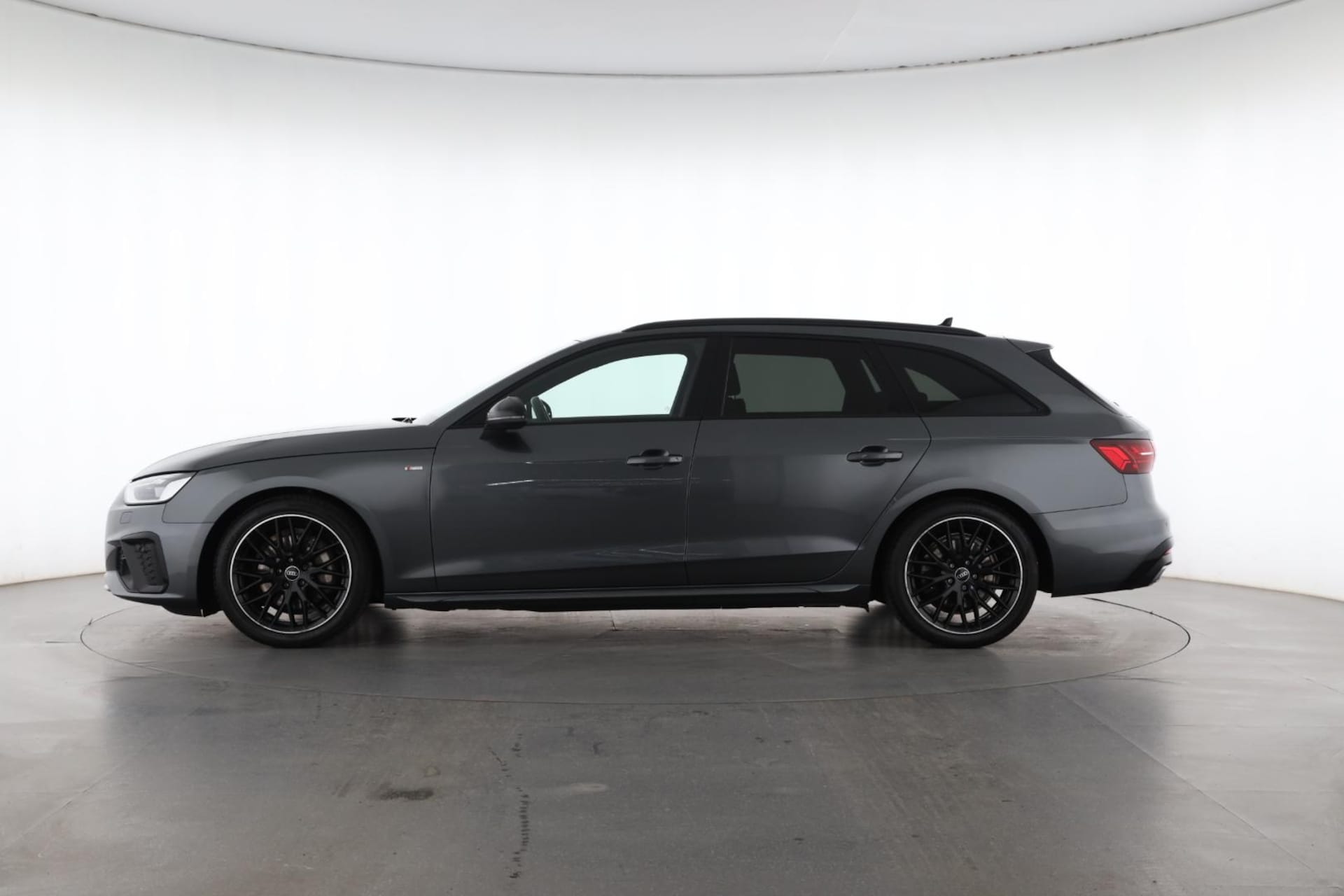 Audi A4 Avant S line