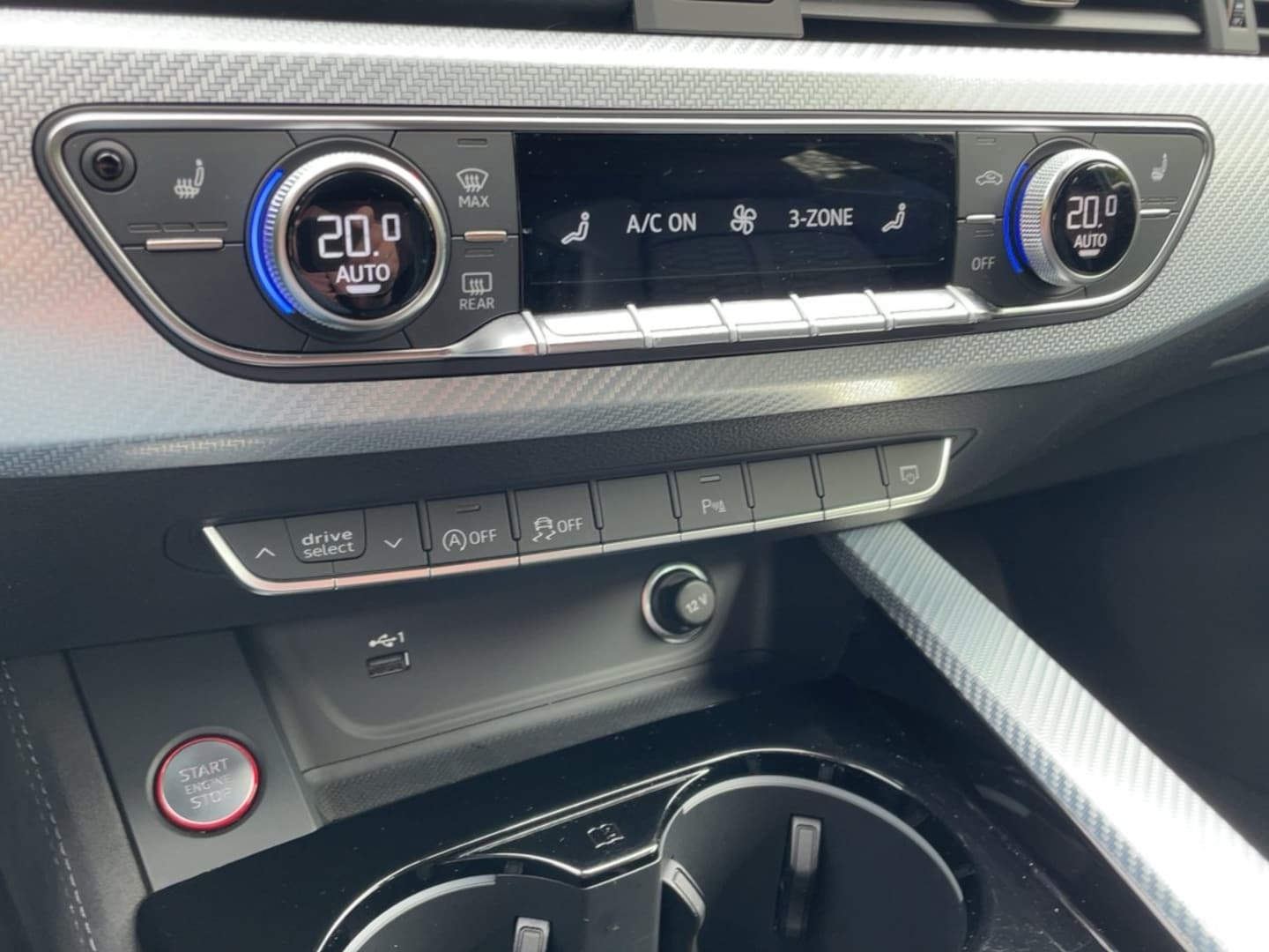 Bild über Audi RS 4 Avant TFSI quattro tiptronic - für weitere Informationen kontaktieren Sie den Audi Partner