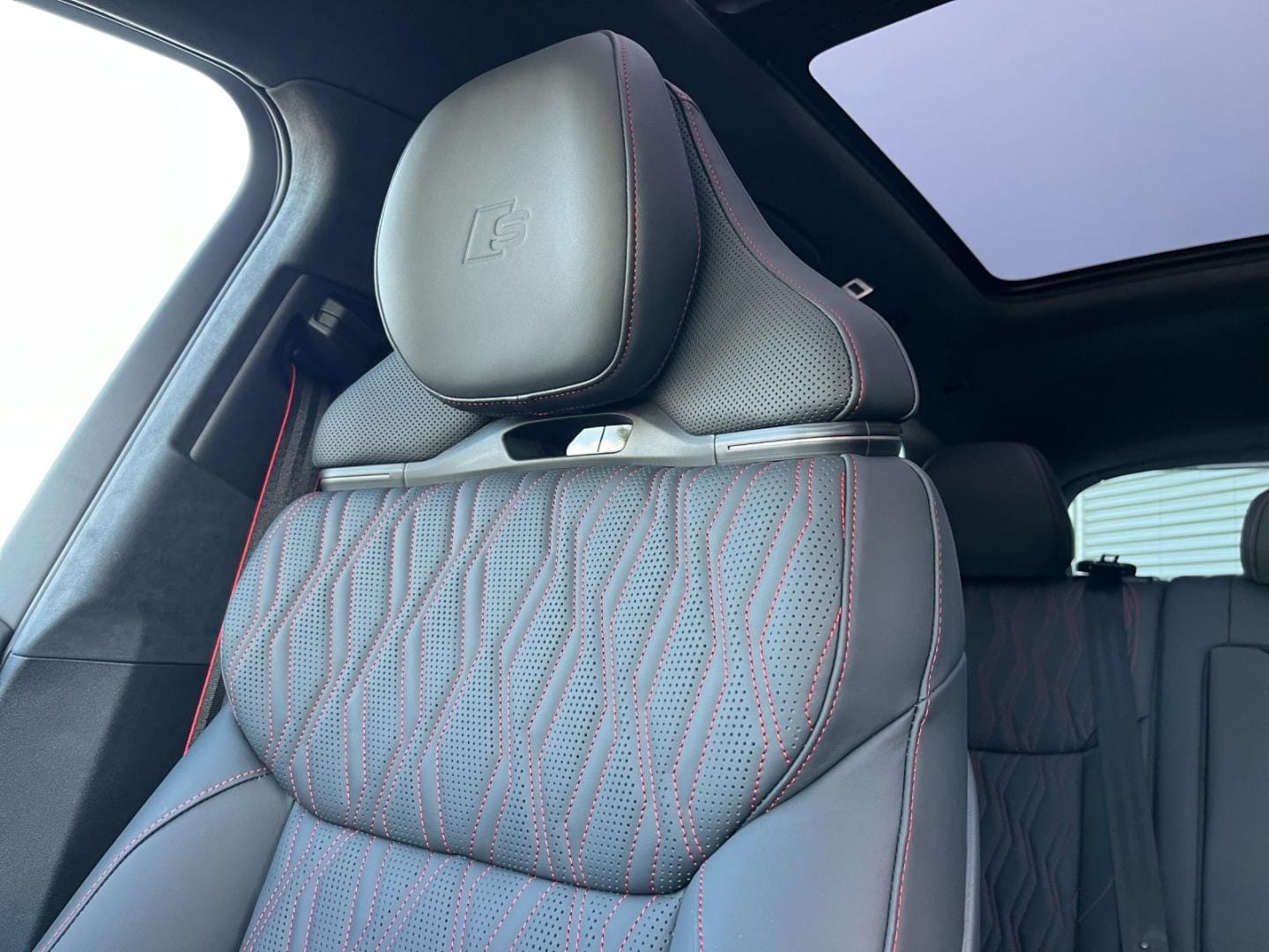 Bild über Audi Q7 SUV TDI quattro 220 kW tiptronic - für weitere Informationen kontaktieren Sie den Audi Partner