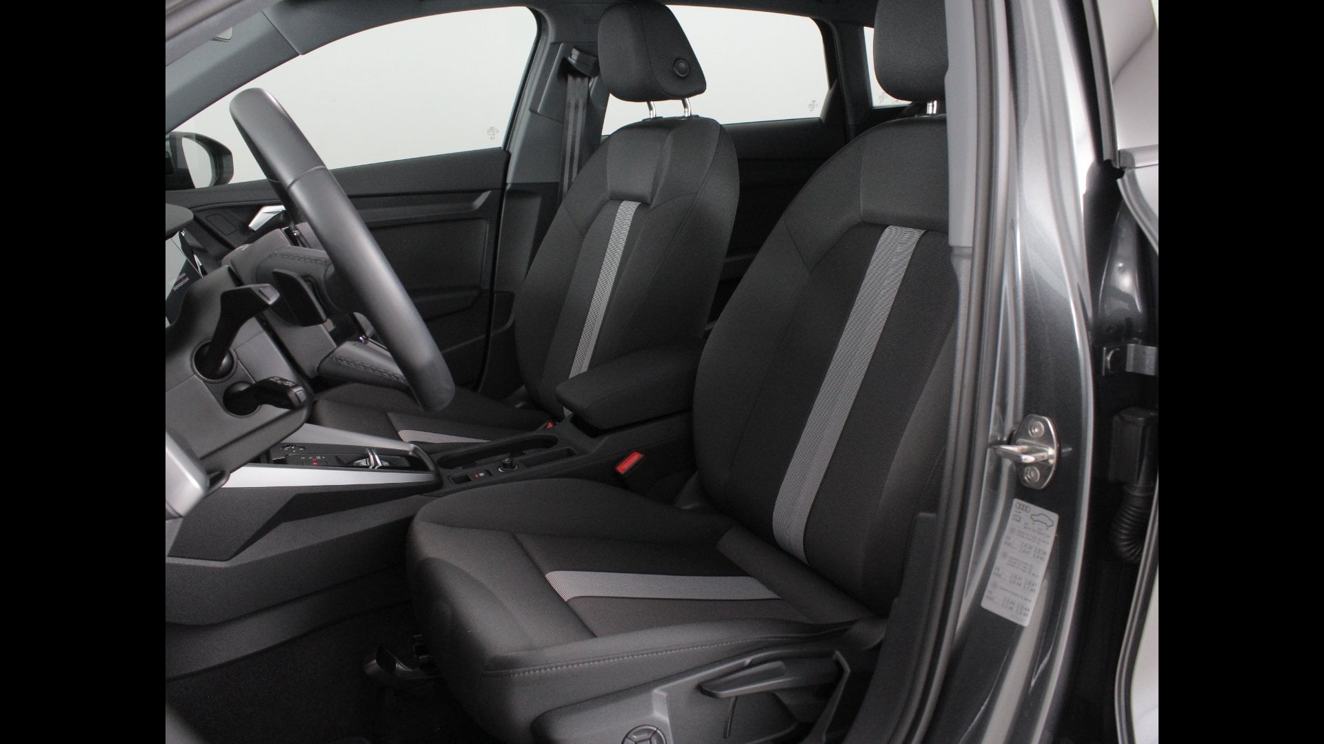 Immagine di Audi A3 Sportback TFSI e S line edition 40 TFSI e 150 kW (204 CV) S tronic - Vista: for more details contact your dealer