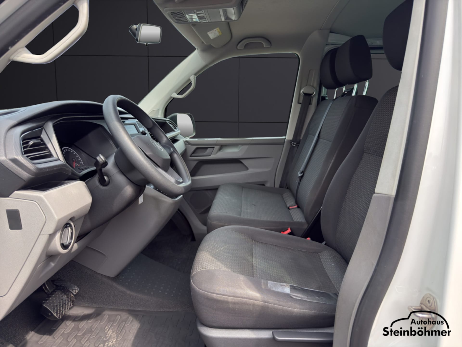 Volkswagen T6.1 Transporter Kombi langer Radstand