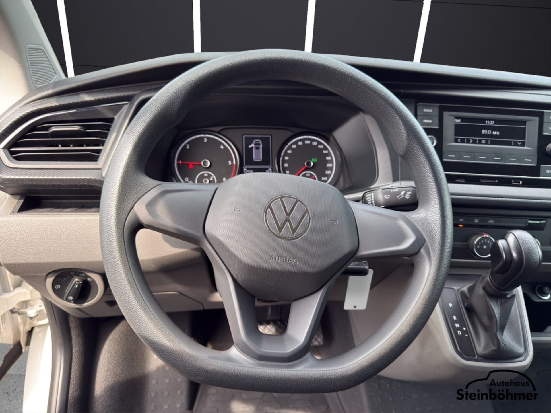 Volkswagen T6.1 Transporter Kombi langer Radstand