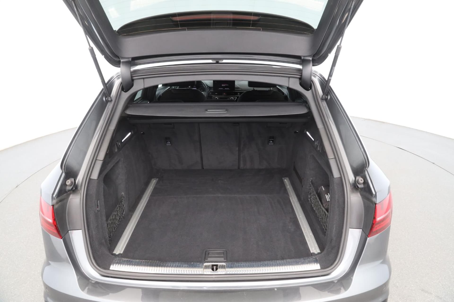 Audi A4 Avant S line