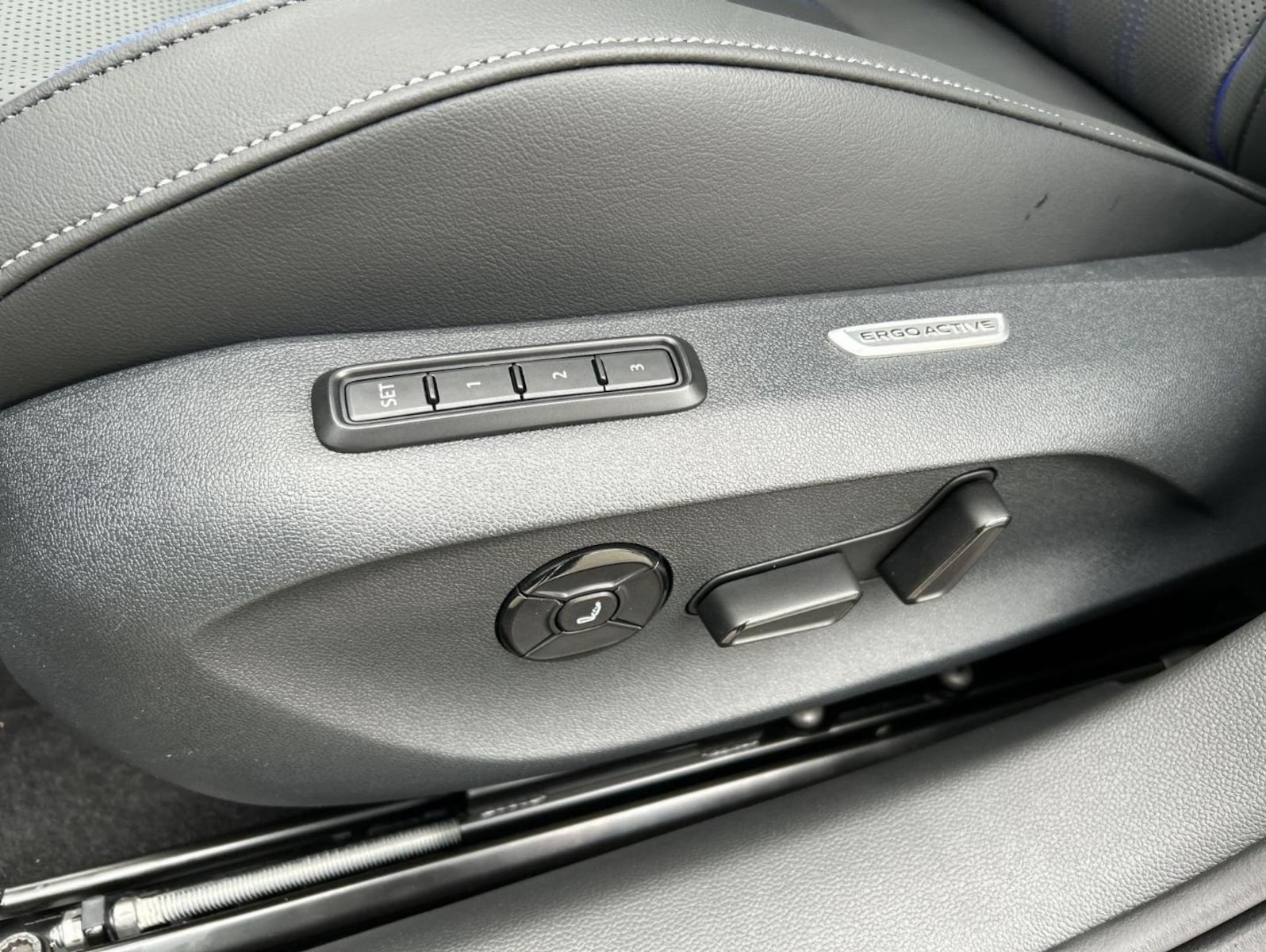 Volkswagen Passat – Bild 21
