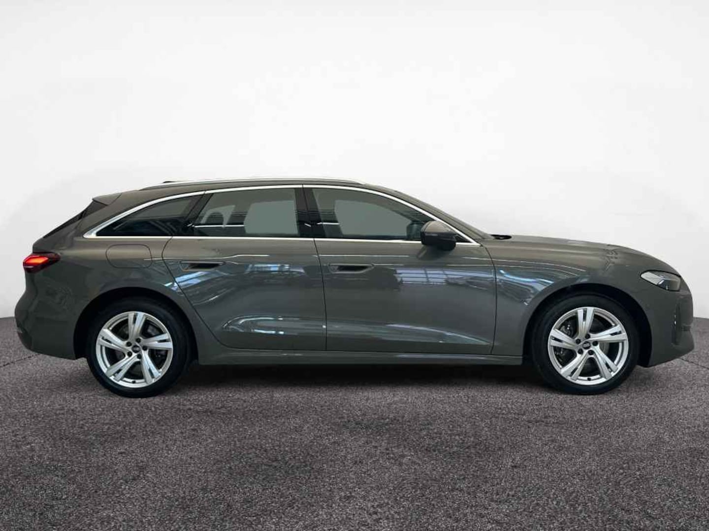 Bild über Audi A5 Avant TDI quattro 150 kW S tronic - für weitere Informationen kontaktieren Sie den Audi Partner