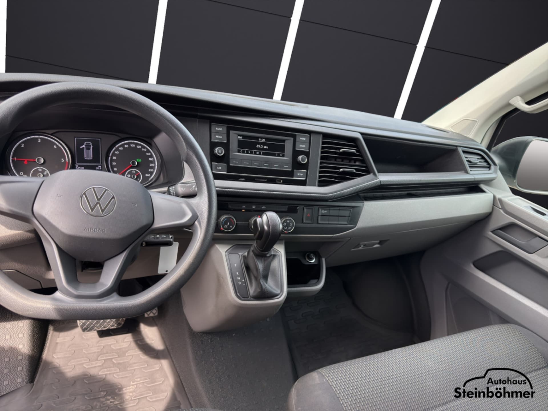 Volkswagen T6.1 Transporter Kombi langer Radstand