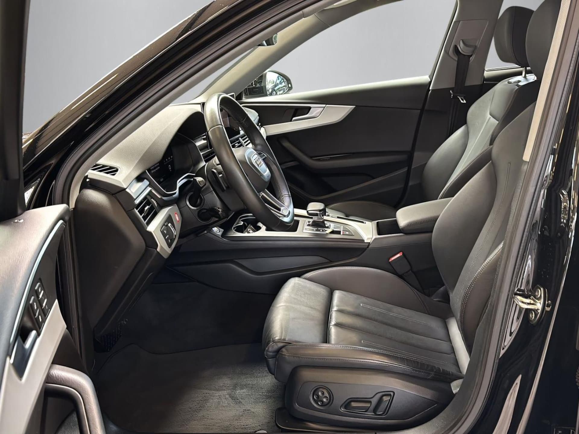 Audi A4 Avant S line