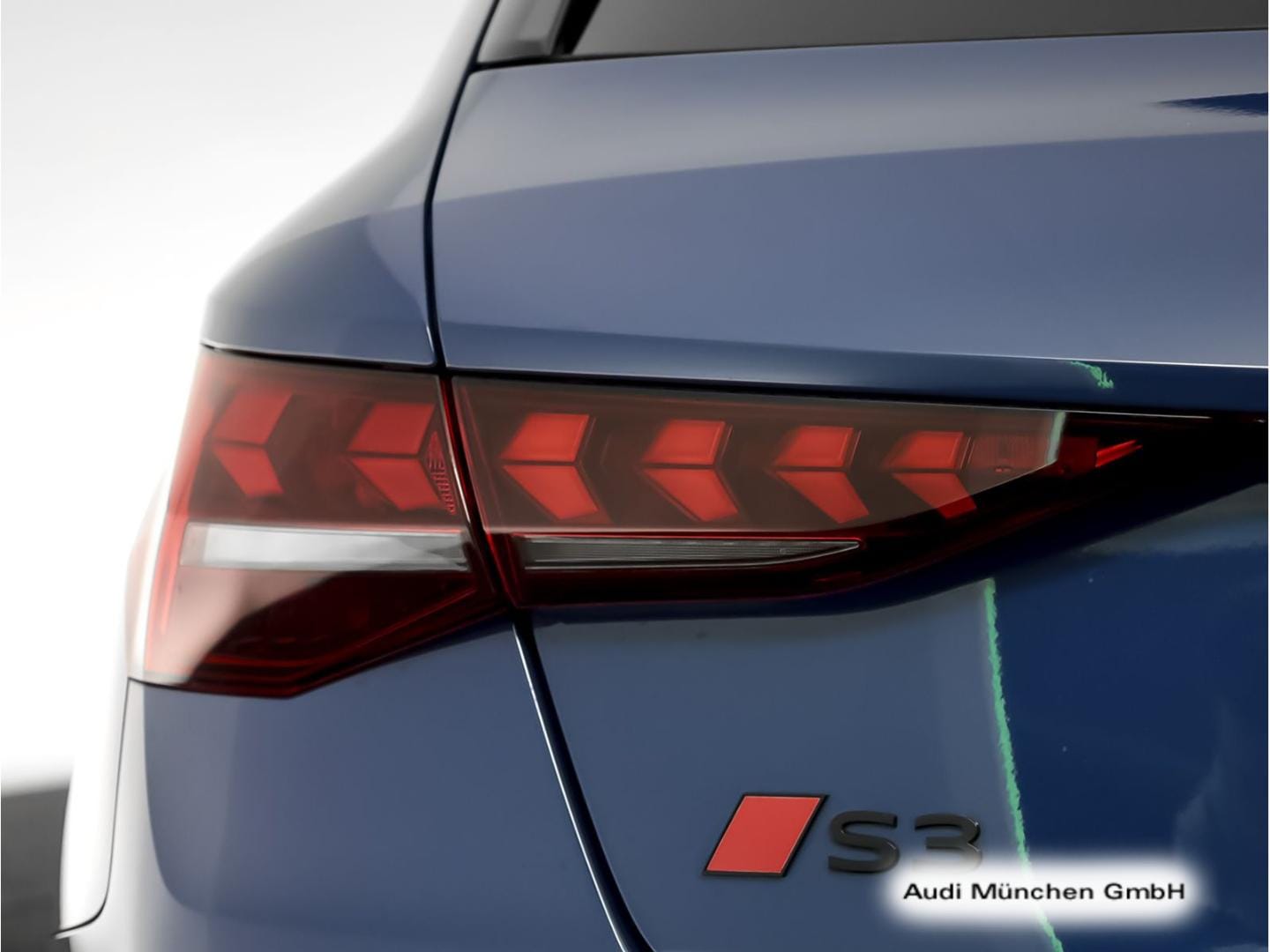 Bild über Audi S3 Sportback TFSI quattro S tronic - für weitere Informationen kontaktieren Sie den Audi Partner