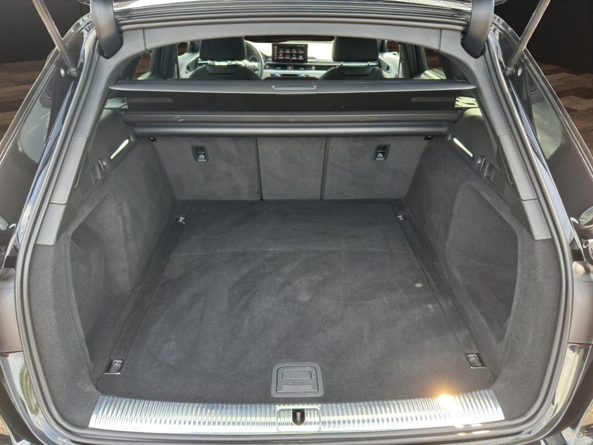 Audi A4 Avant S line
