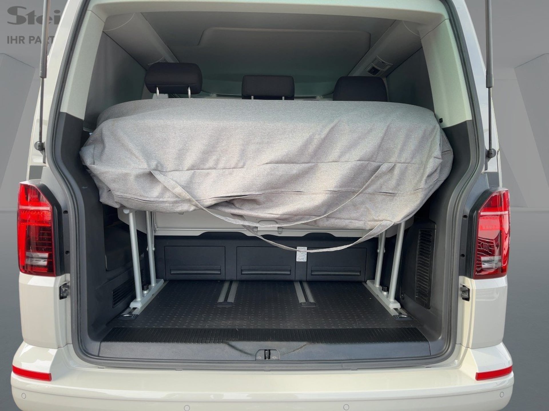 Volkswagen T6.1 California Beach