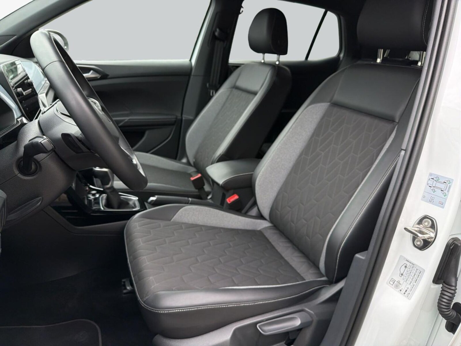 Volkswagen T-Cross – Bild 12
