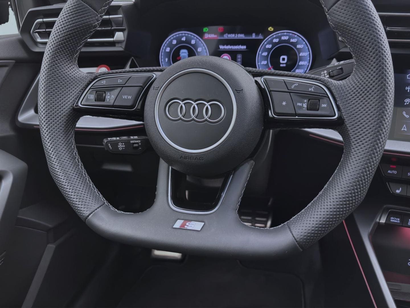 Bild über Audi S3 Sportback TFSI quattro S tronic - für weitere Informationen kontaktieren Sie den Audi Partner