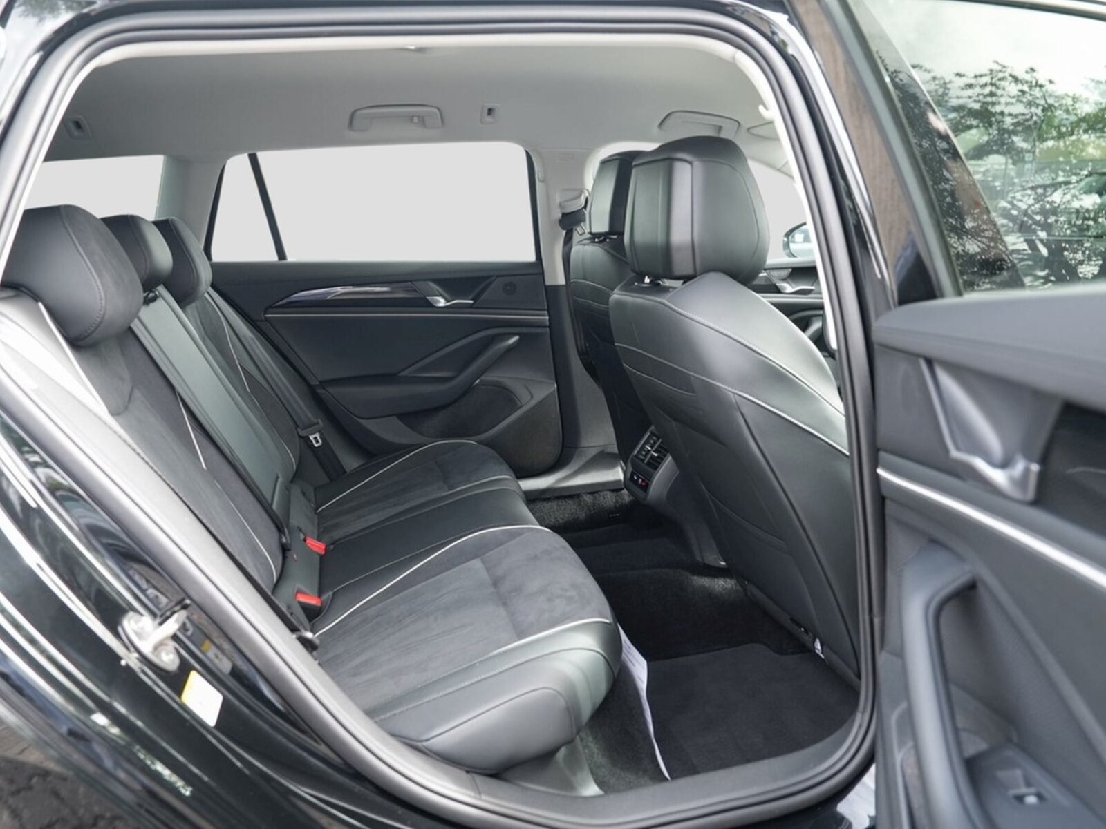 Volkswagen Passat – Bild 8
