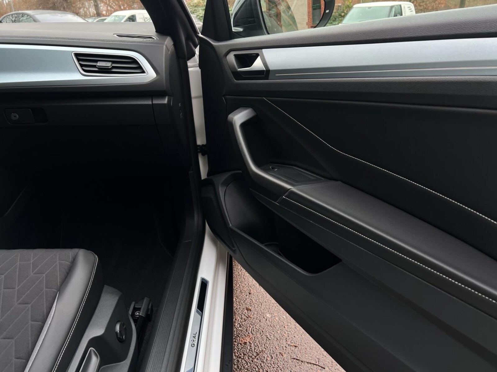 Volkswagen T-Roc Cabriolet – Bild 17