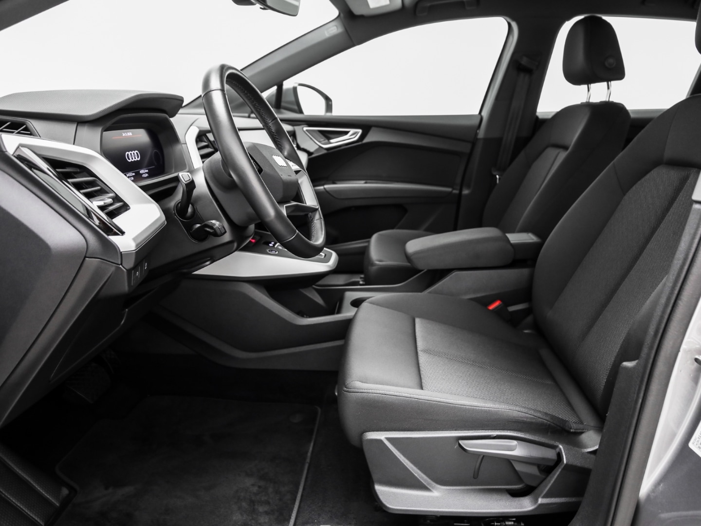 Bild über Audi Q4 e-tron 40 e-tron - für weitere Informationen kontaktieren Sie den Audi Partner