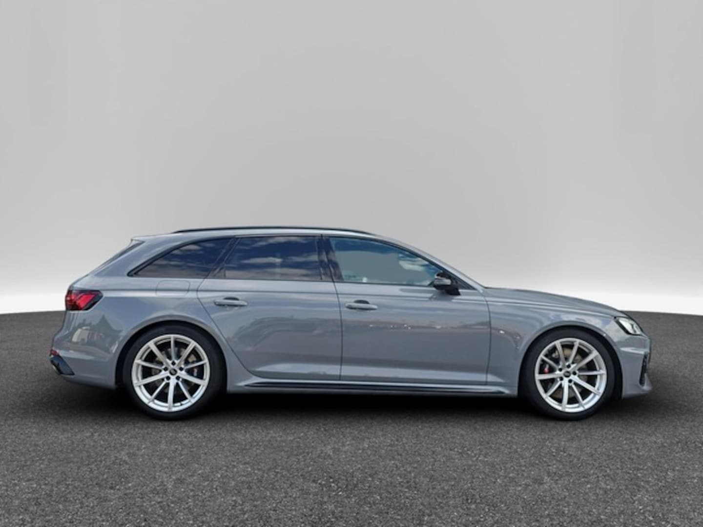 Bild über Audi RS 4 Avant TFSI quattro tiptronic - für weitere Informationen kontaktieren Sie den Audi Partner