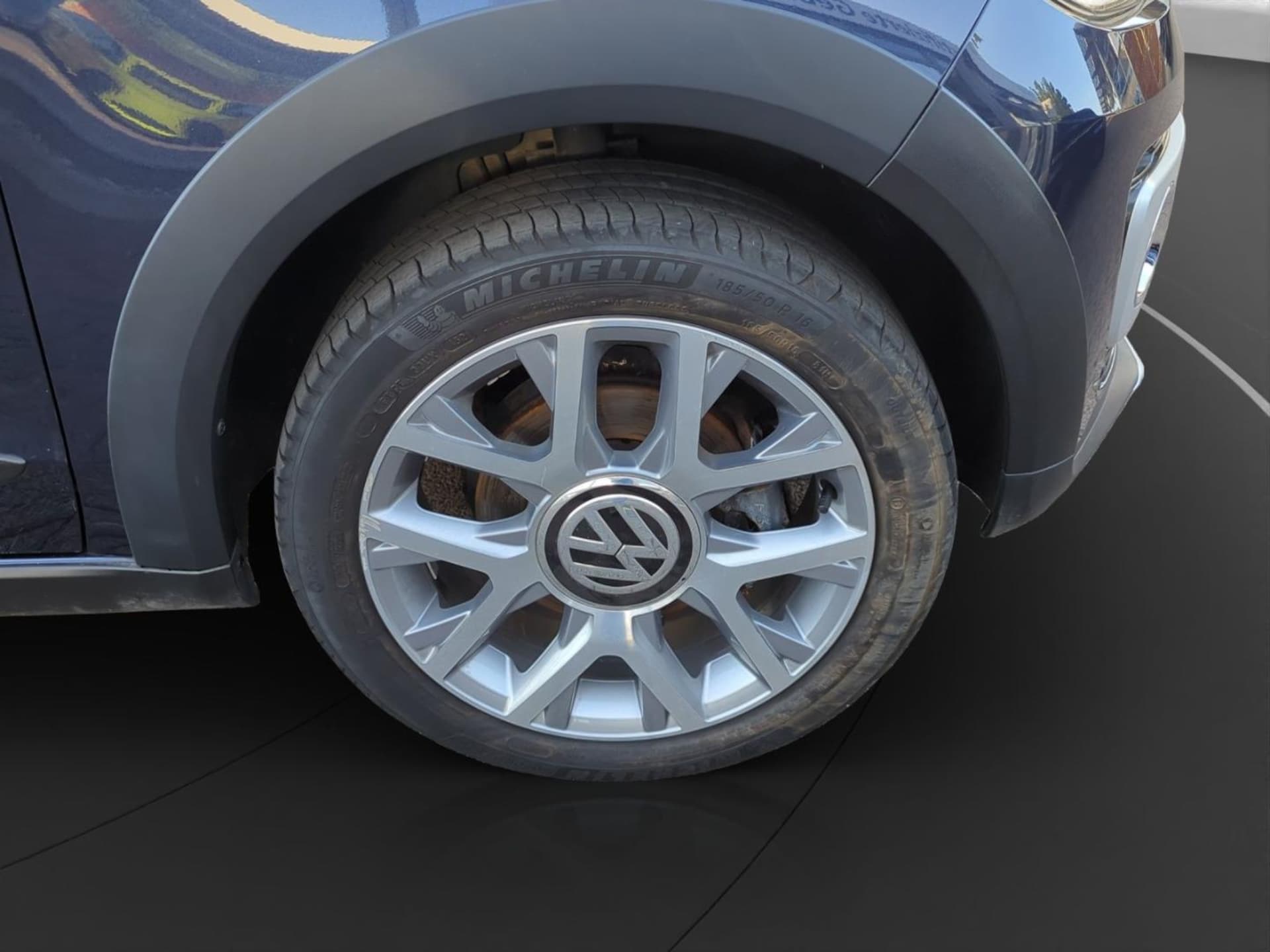 Volkswagen up! cross up!