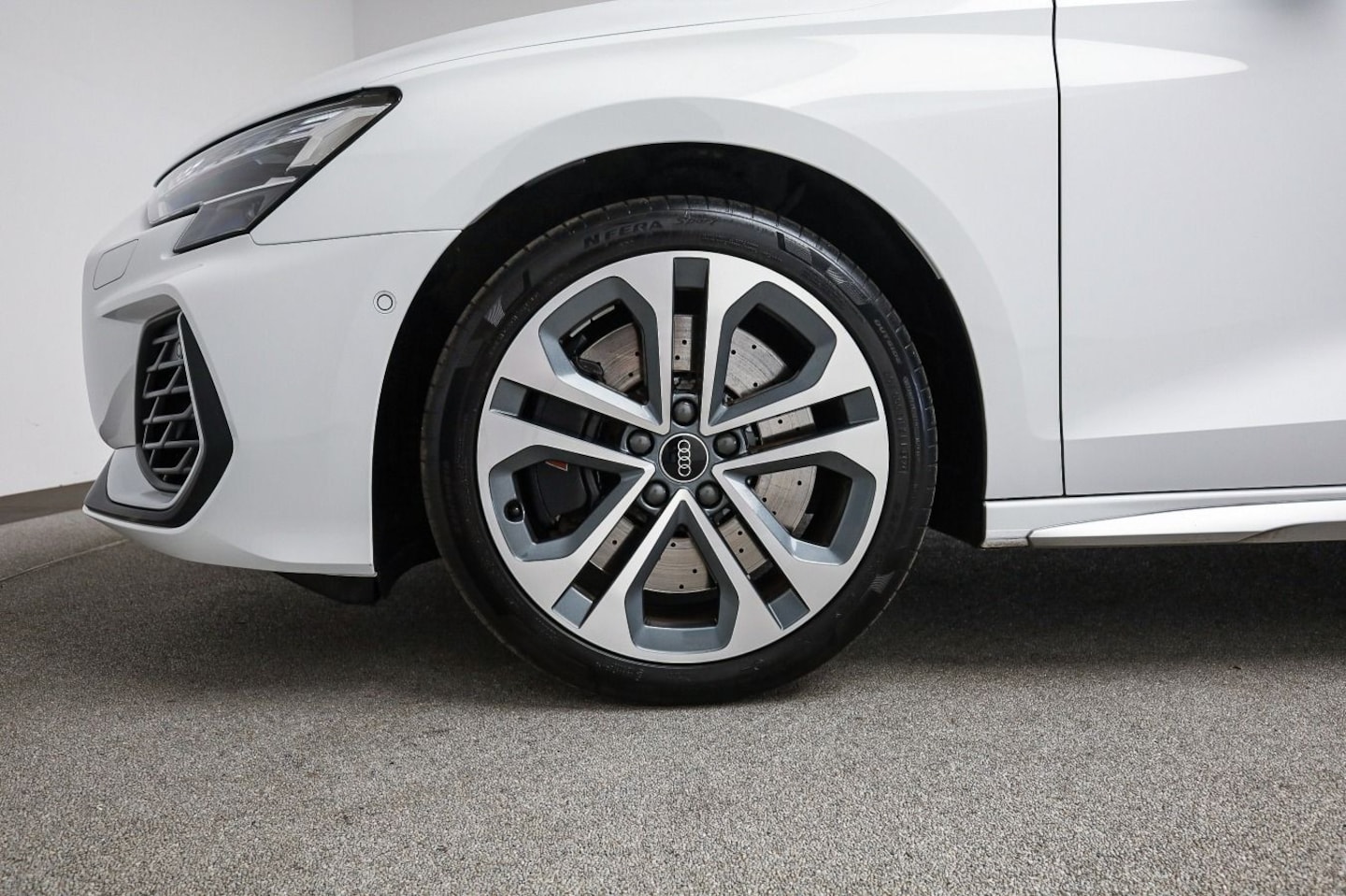 Bild über Audi S3 Sportback TFSI quattro S tronic - für weitere Informationen kontaktieren Sie den Audi Partner