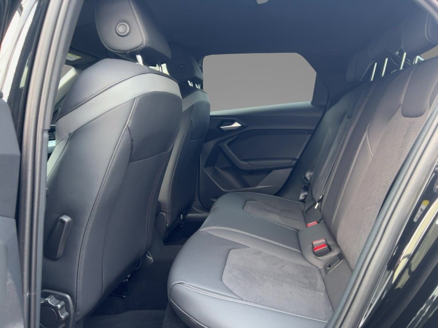 Bild über Audi A1 Sportback advanced 30 TFSI S tronic - für weitere Informationen kontaktieren Sie den Audi Partner