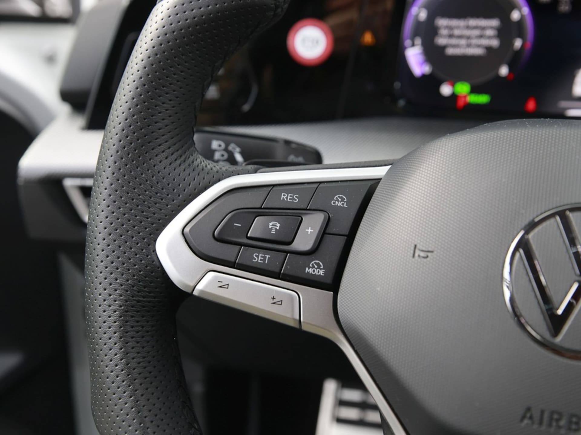Volkswagen Golf R-Line