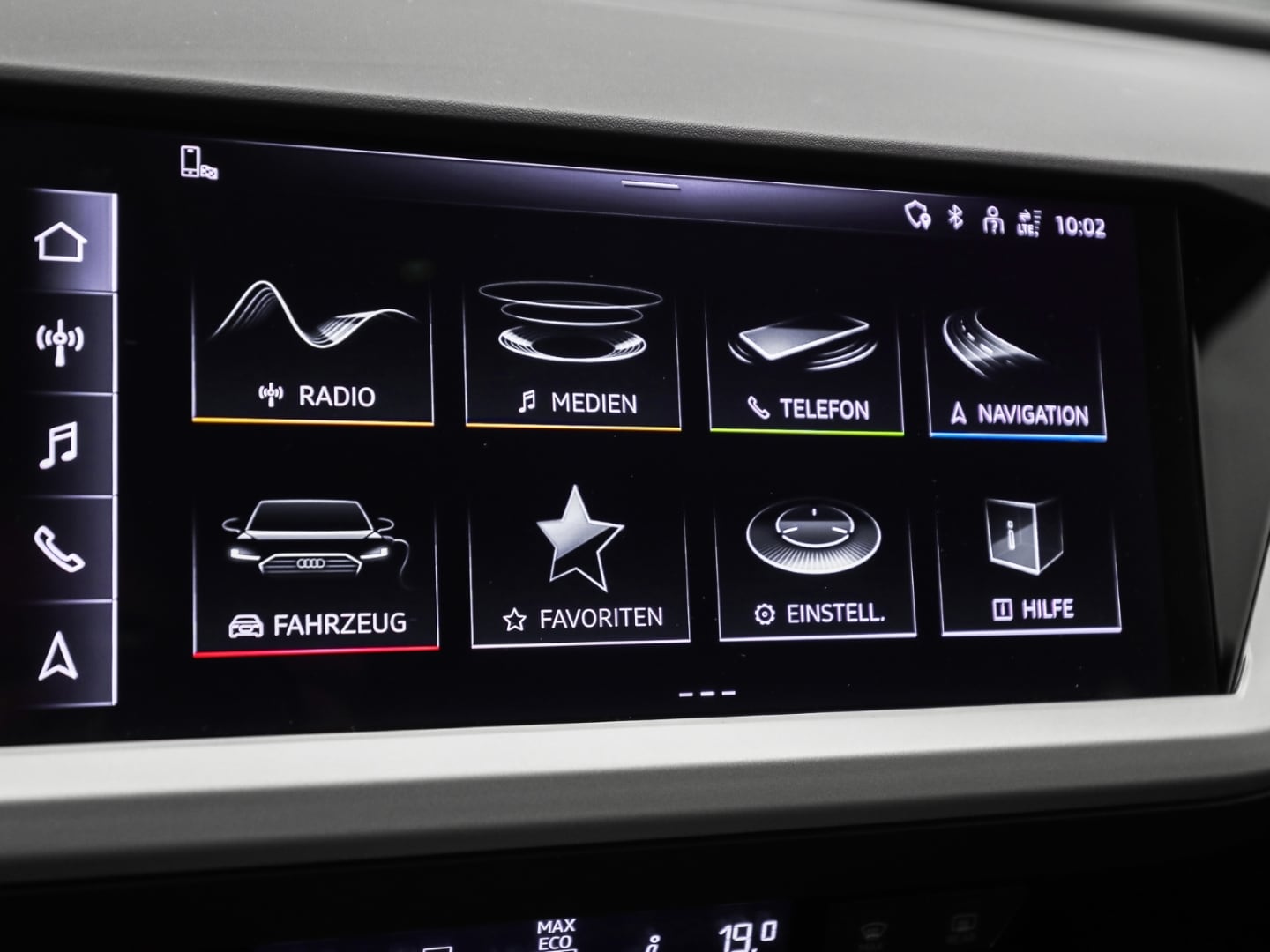 Bild über Audi Q4 e-tron 40 e-tron - für weitere Informationen kontaktieren Sie den Audi Partner