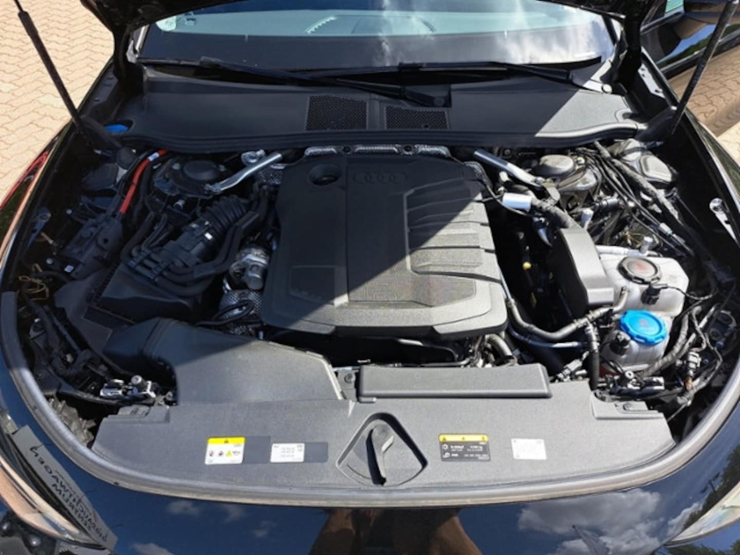 Bild über Audi A6 Avant TDI 150 kW S tronic - für weitere Informationen kontaktieren Sie den Audi Partner