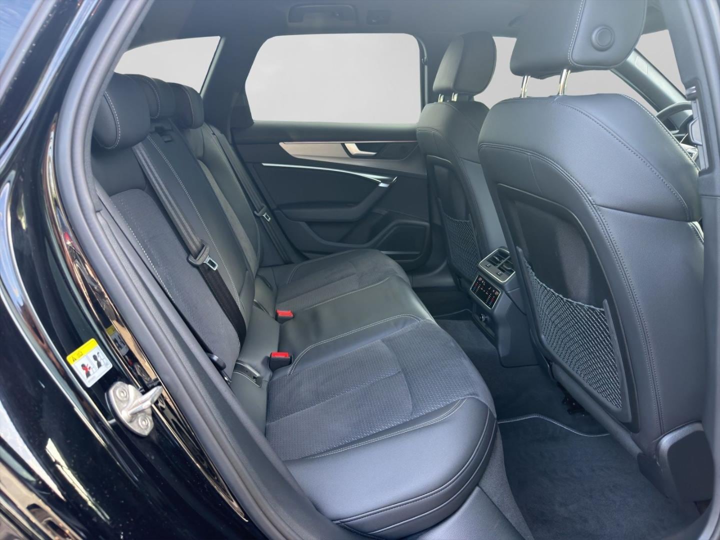 Bild über Audi S6 Avant TDI quattro tiptronic - für weitere Informationen kontaktieren Sie den Audi Partner