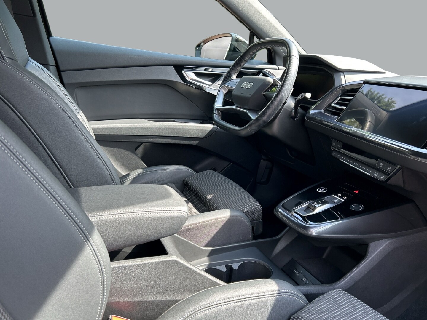 Image about Audi Q4 e-tron 40 e-tron