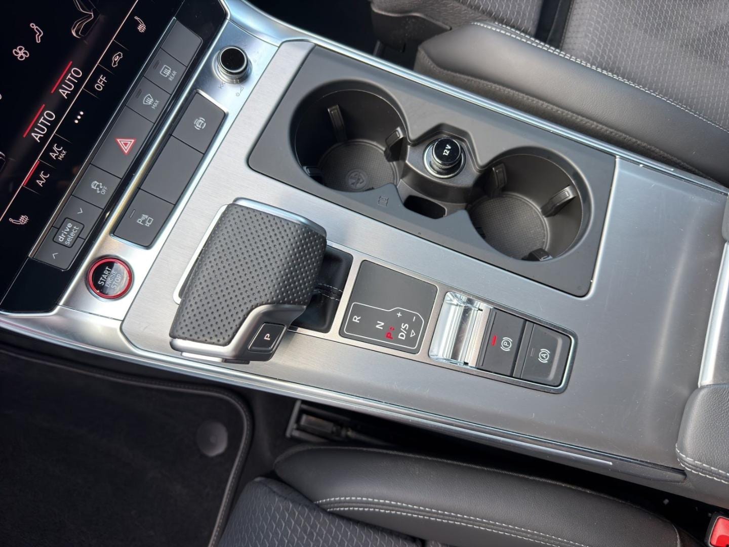 Bild über Audi S6 Avant TDI quattro tiptronic - für weitere Informationen kontaktieren Sie den Audi Partner