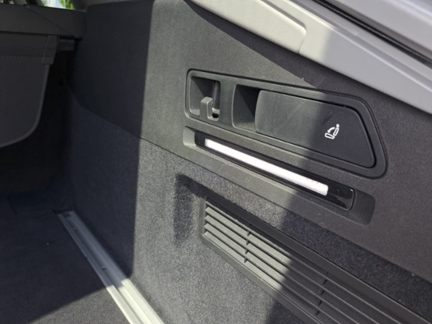 Bild über Audi A6 Avant TDI 150 kW S tronic - für weitere Informationen kontaktieren Sie den Audi Partner