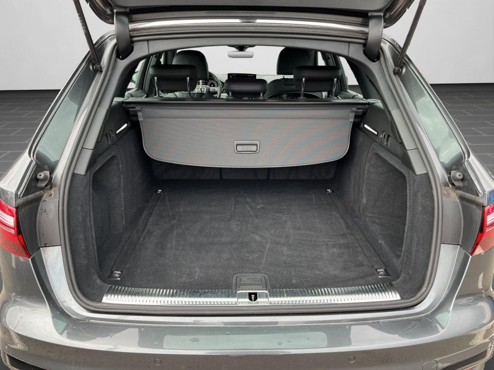 Audi A4 Avant S line