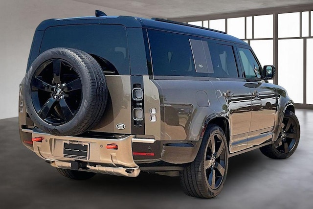 2023 Land Rover Defender