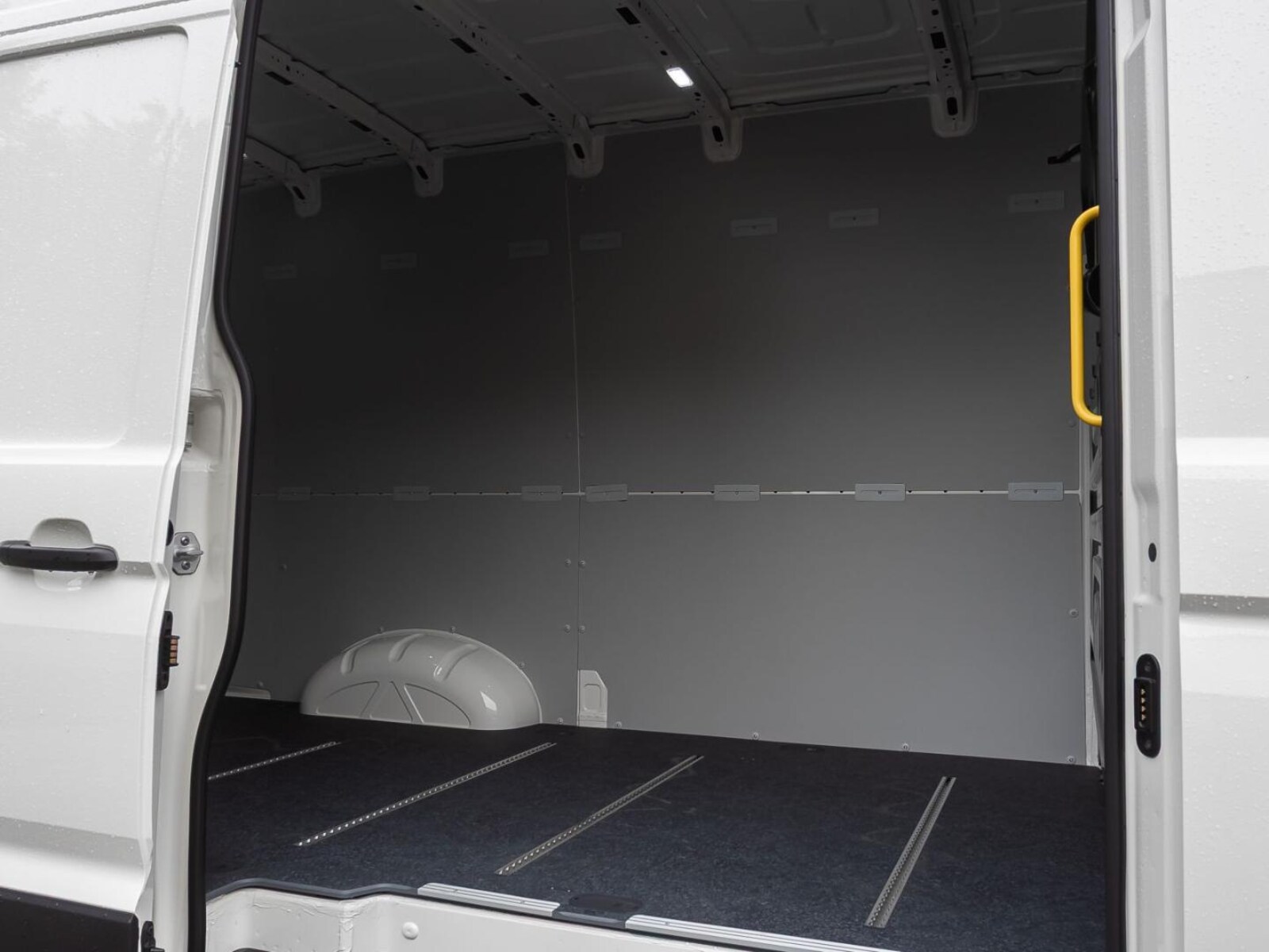 Volkswagen Crafter Kasten mittlerer Radstand – Bild 19