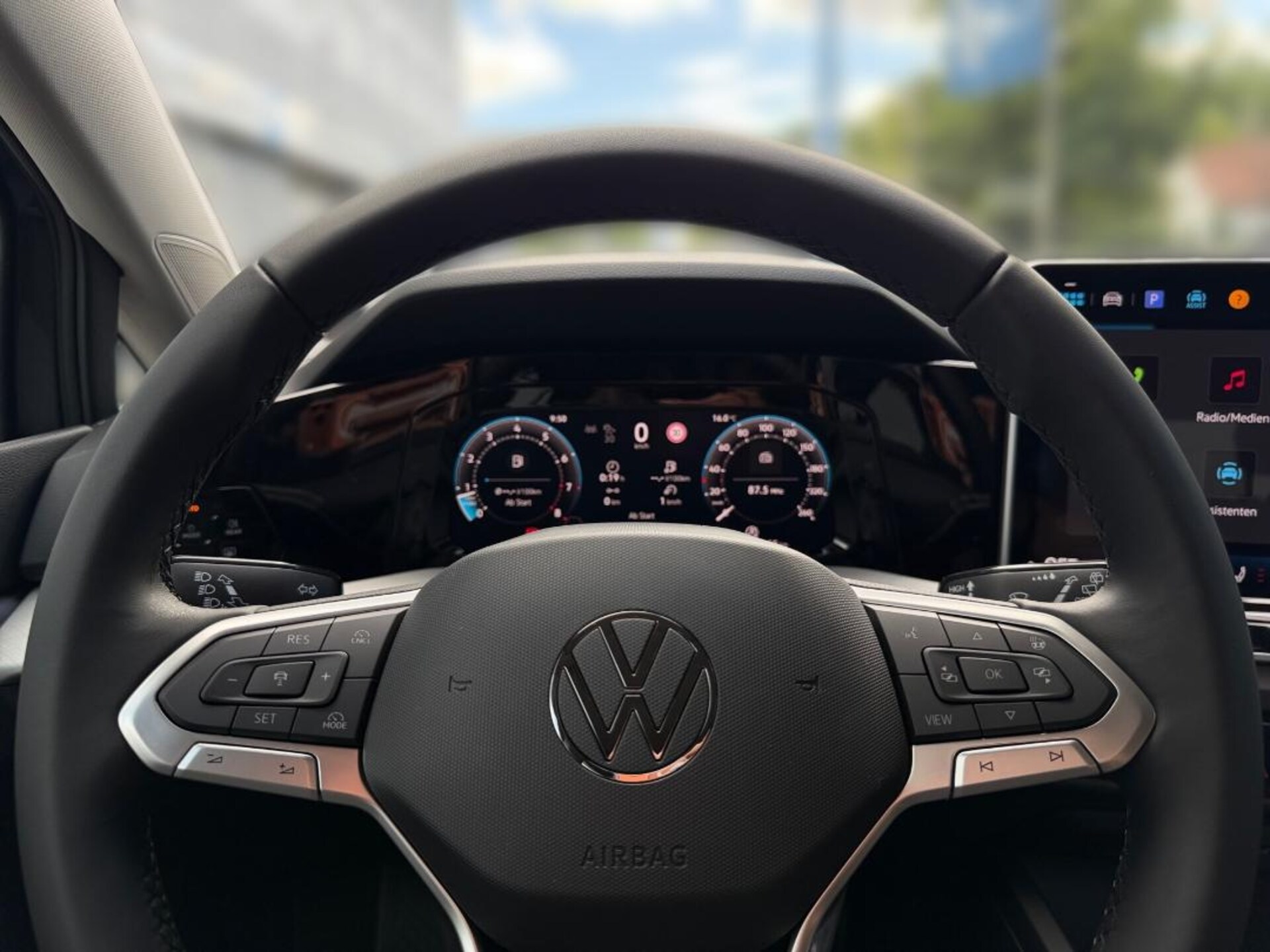 Volkswagen Golf Life