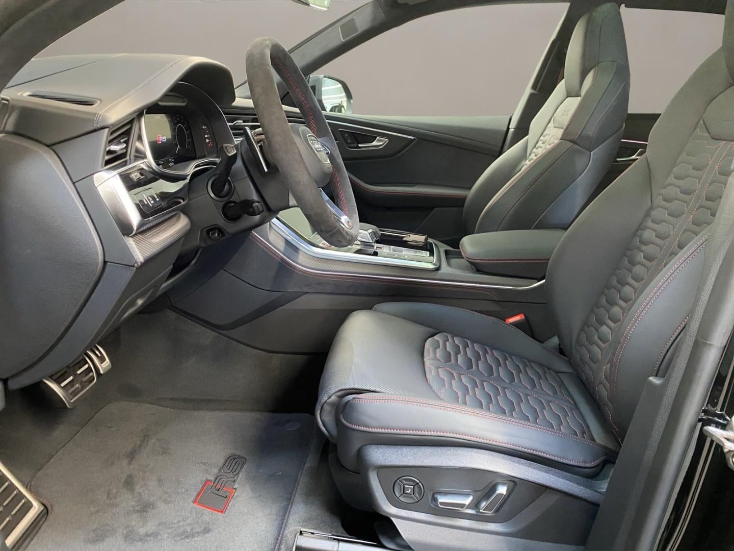 Bild über Audi RS Q8 SUV TFSI quattro 471 kW tiptronic - für weitere Informationen kontaktieren Sie den Audi Partner