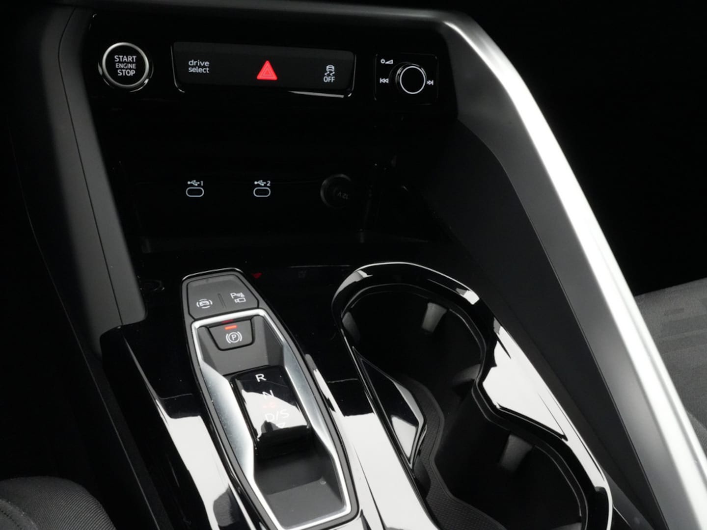 Bild über Audi Q5 SUV TDI quattro 150 kW S tronic - für weitere Informationen kontaktieren Sie den Audi Partner