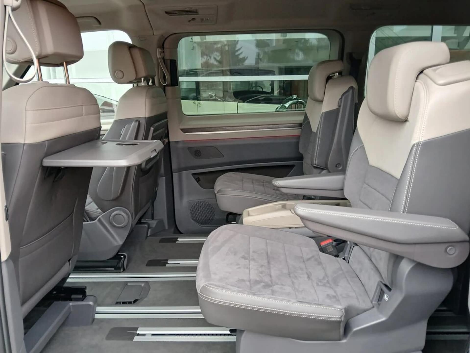 Volkswagen Multivan długi rozstaw osi Style