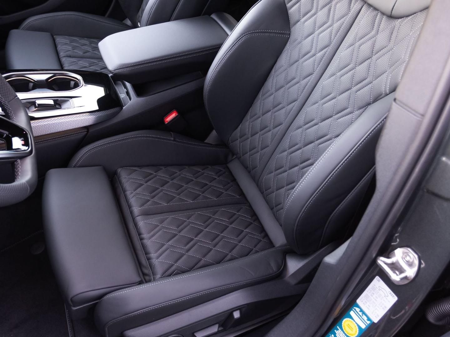 Bild über Audi A6 Avant TDI quattro 150 kW S tronic - für weitere Informationen kontaktieren Sie den Audi Partner