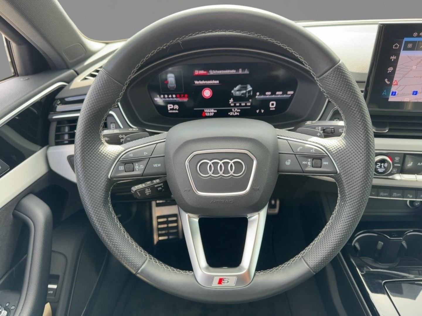 Bild über Audi A4 Avant S line 40 TFSI S tronic - für weitere Informationen kontaktieren Sie den Audi Partner