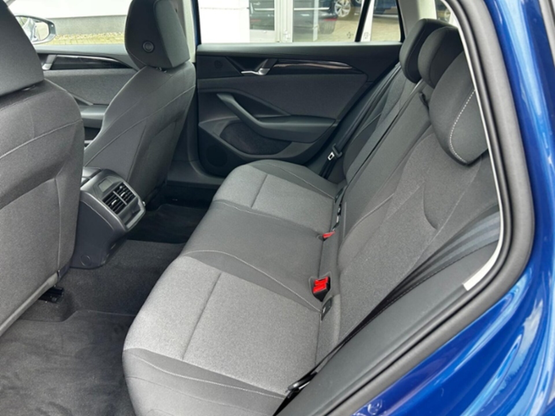 Volkswagen Passat Basis-Modell