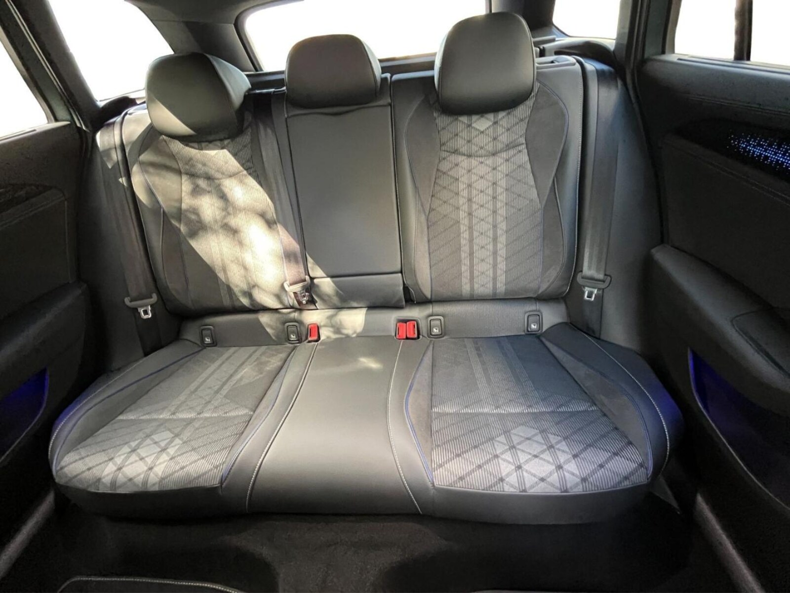 Volkswagen Passat – Bild 14