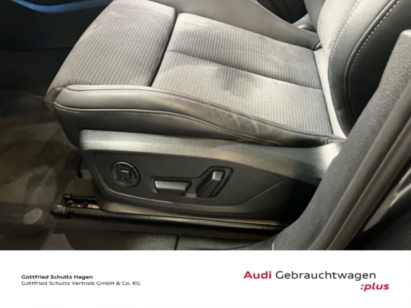 Bild über Audi Q3 S line 40 TDI quattro S tronic - für weitere Informationen kontaktieren Sie den Audi Partner