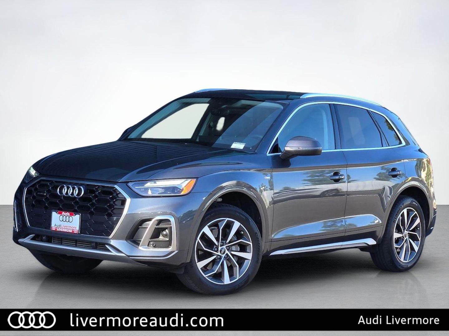 2022 Audi Q5 45 Premium's photo
