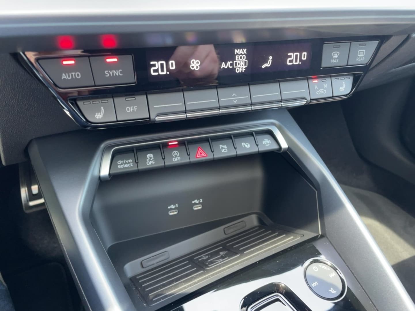 Bild über Audi RS 3 Limousine TFSI quattro 294 kW S tronic - für weitere Informationen kontaktieren Sie den Audi Partner