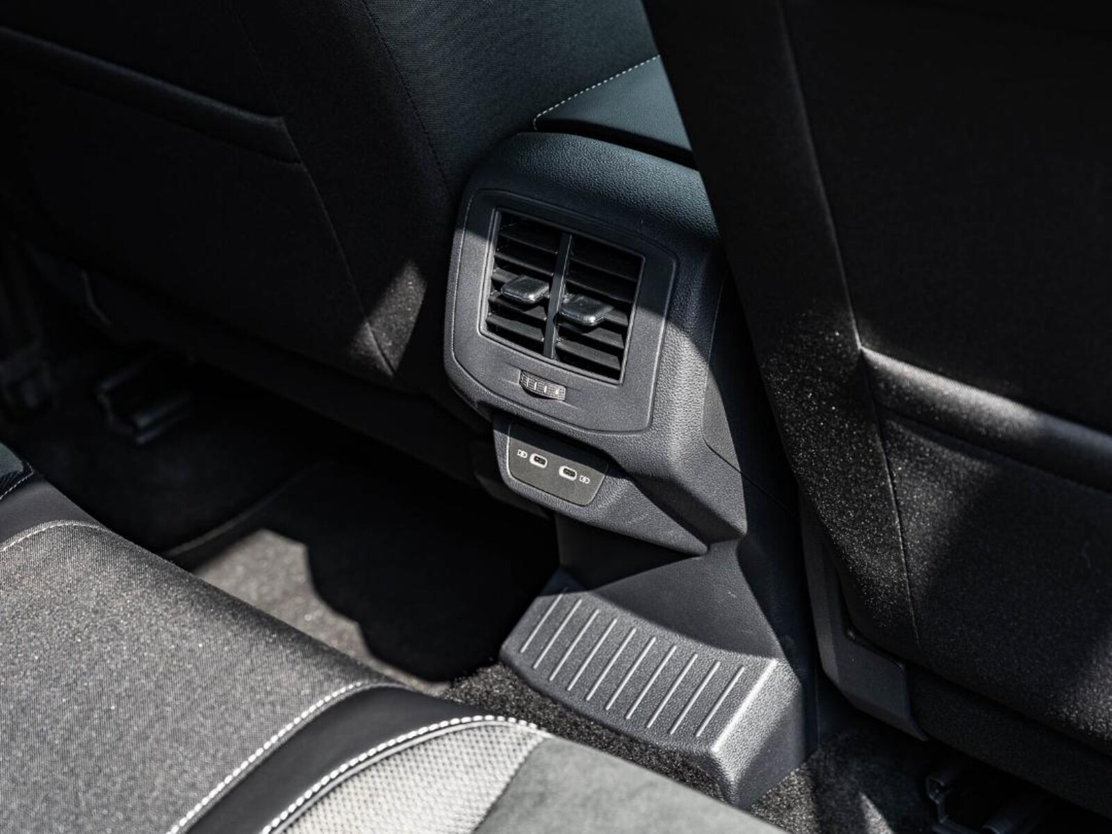 Volkswagen T-Roc – Bild 13