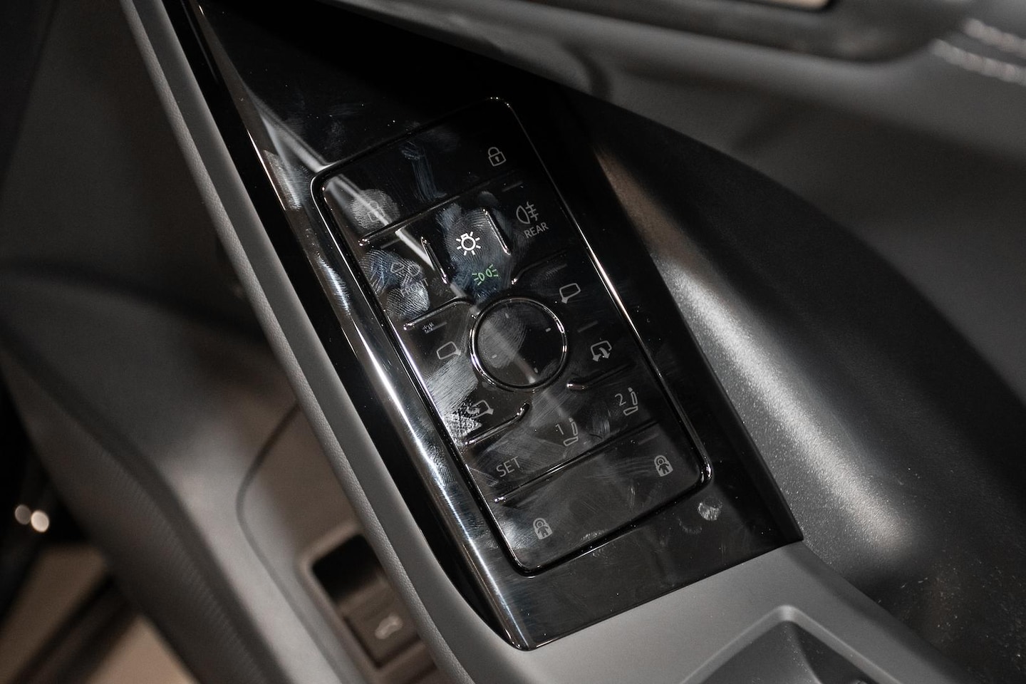 Image about Audi Q6 SUV e-tron e-tron