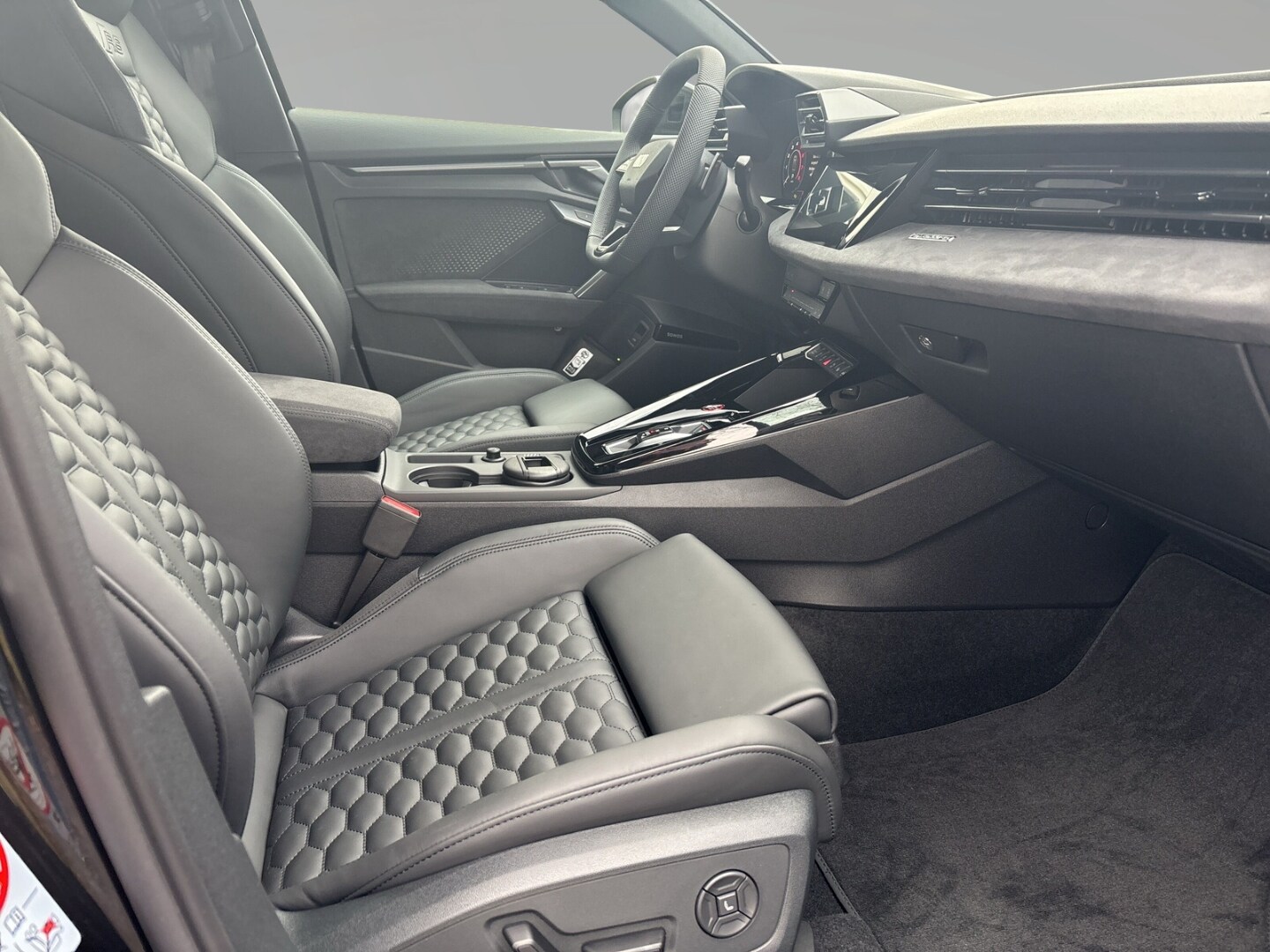 Image about Audi RS 3 Limousine TFSI quattro S tronic