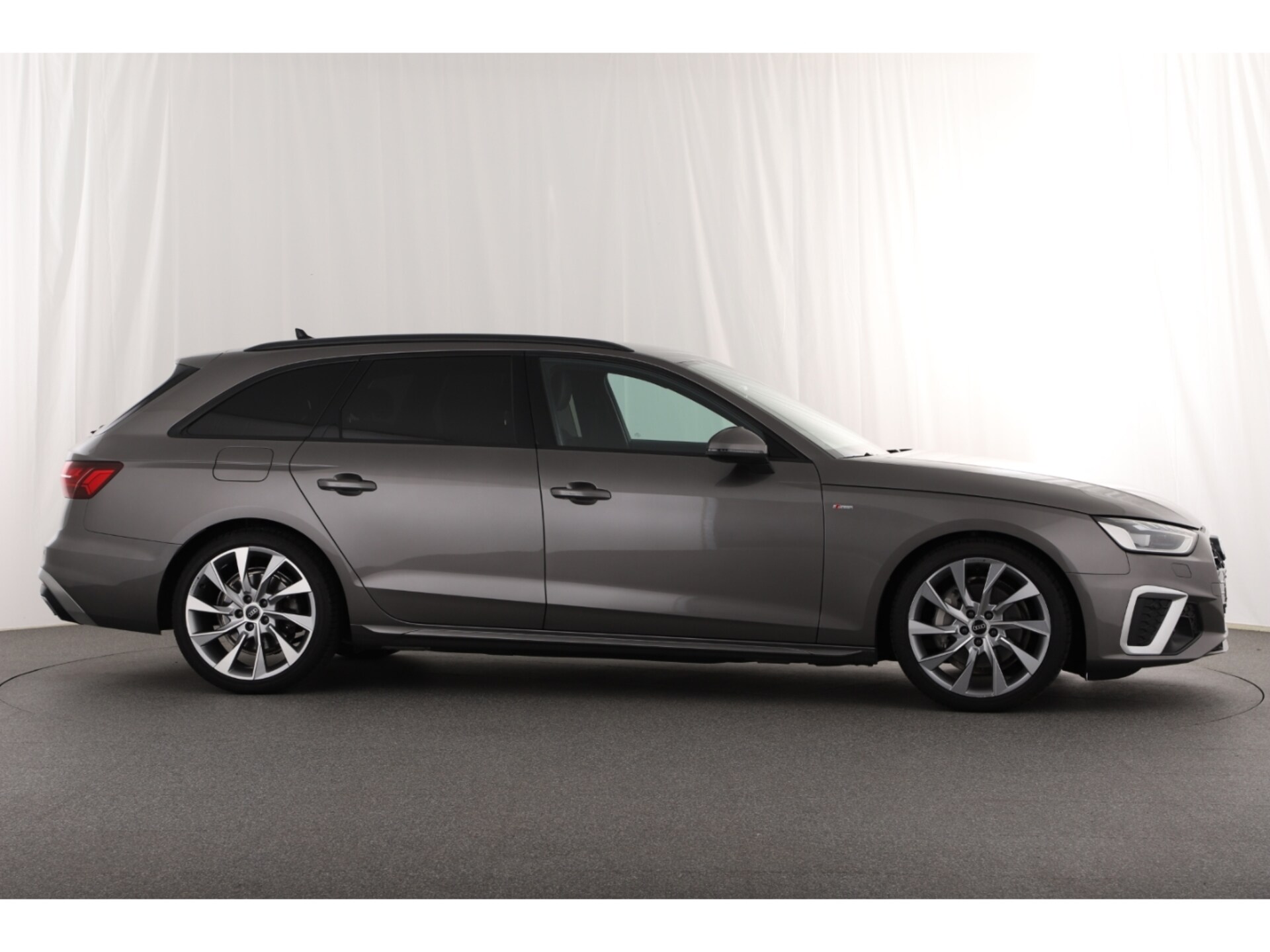 Audi A4 Avant S line
