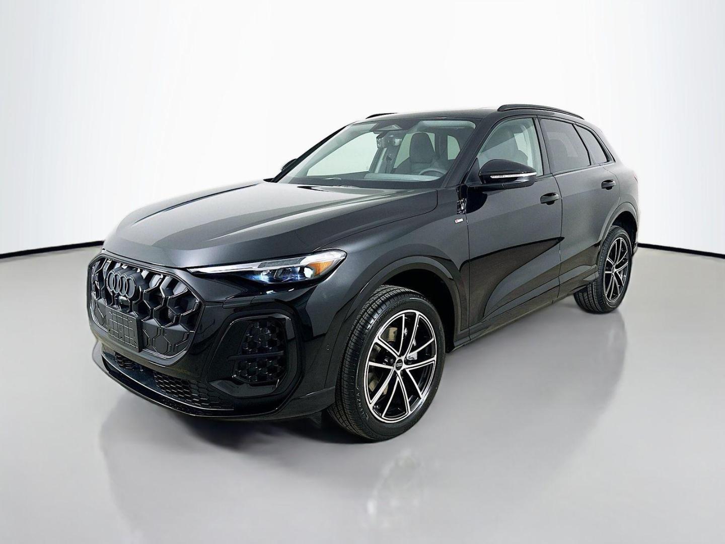 2026 Audi Q5 Premium Plus quattro's photo