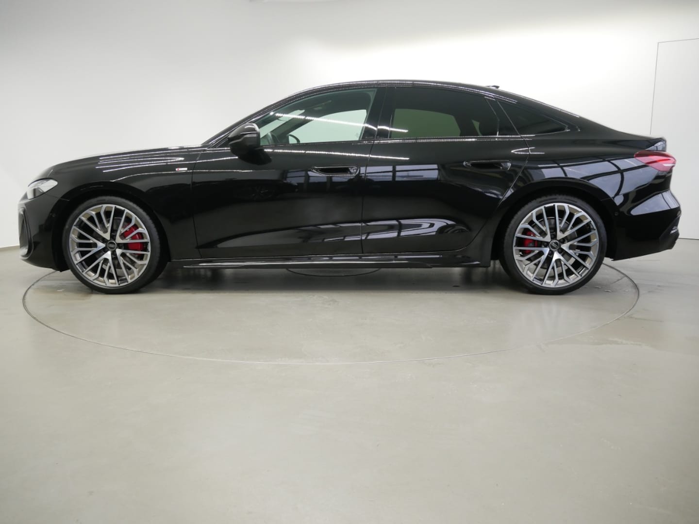 Bild über Audi A5 Limousine TDI quattro 150 kW S tronic - für weitere Informationen kontaktieren Sie den Audi Partner